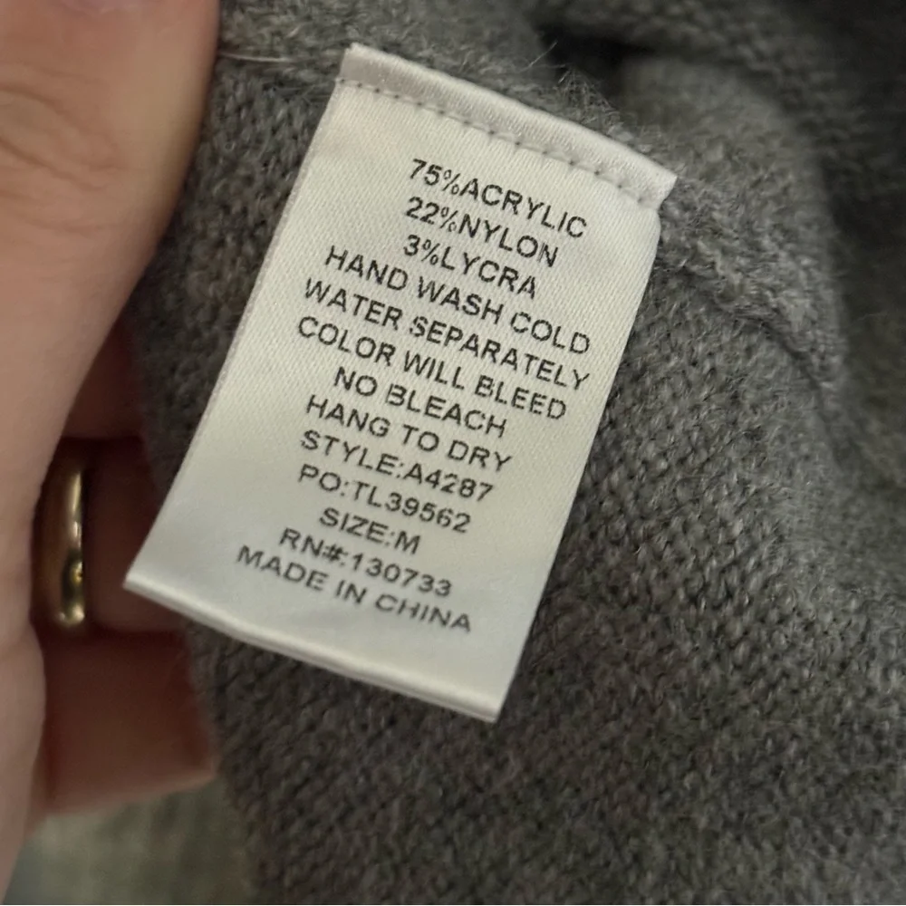 Umgee USA Sweater Women’s Medium Gray Ruffle Bell Sleeve Cozy Knit - Picture 7 of 7